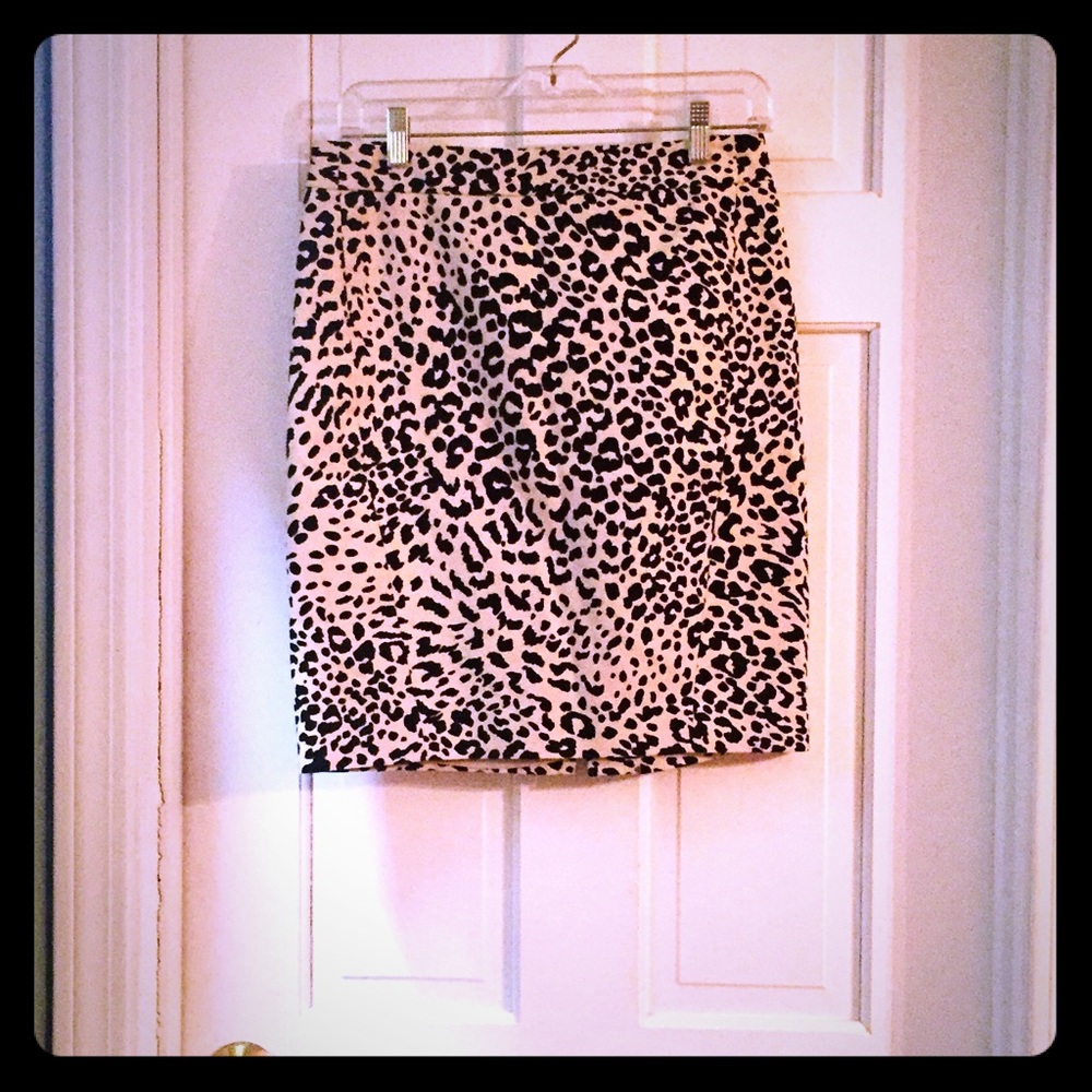 Sexy animal print mini skirt NWOT